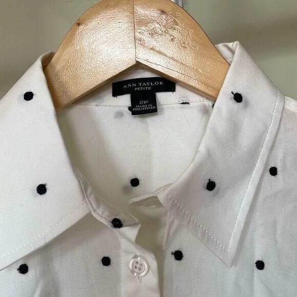 Ann Taylor petite white long sleeve black Polka dot button down shirt size 2P - Picture 5 of 9
